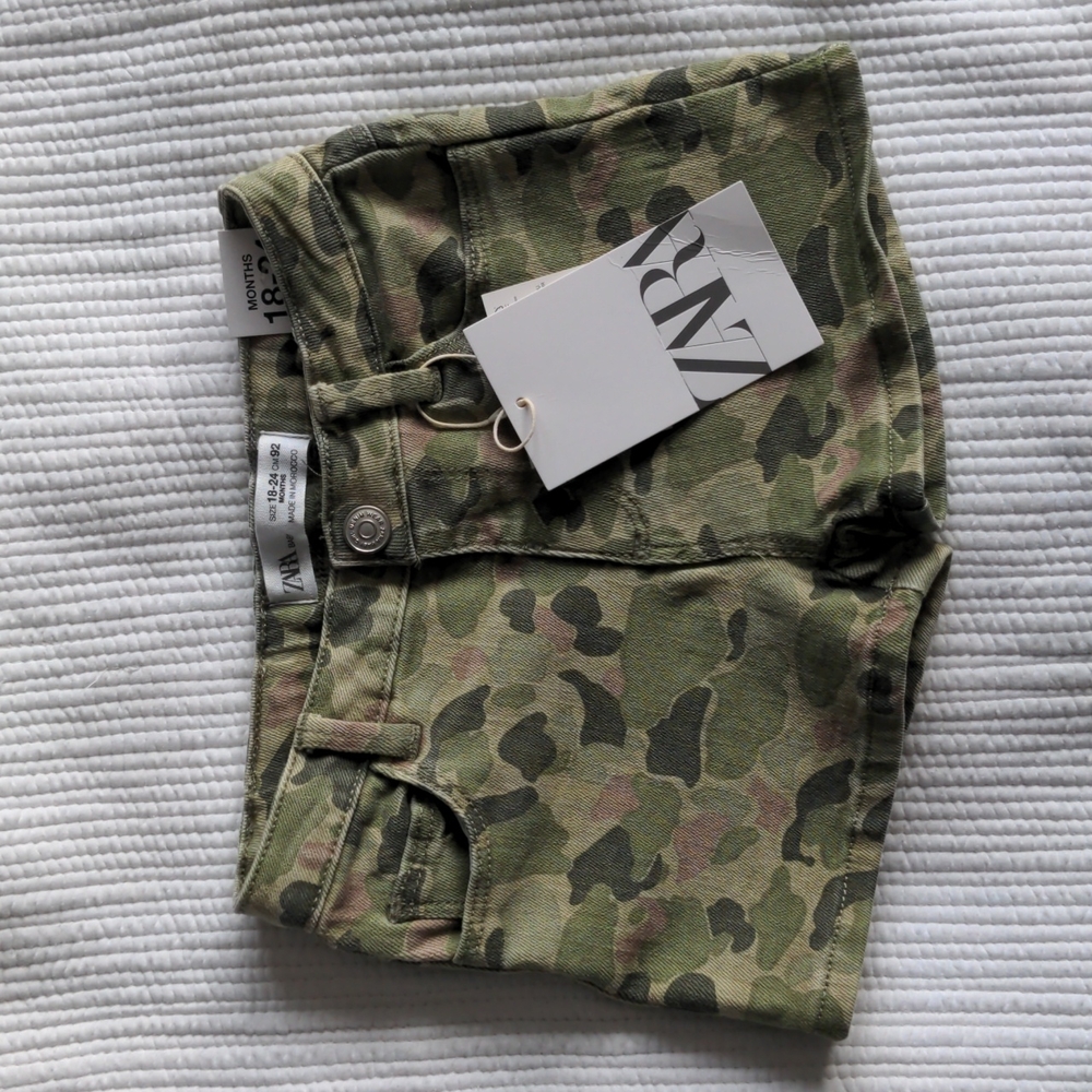 Zara SZ18-24m Camo shorts